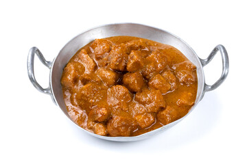 morceaux de poulet butter chicken dans un plat