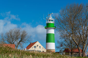 Der Frisch renovierte Leuchtturm auf der Bülker Hook am Ausgang der Kieler Förde, ein beliebter...
