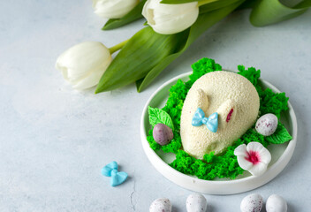 Obraz na płótnie Canvas easter bunny cakes with chocolate eggs