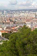 Fototapeta na wymiar Panoramica, Vista o Skyline de la ciudad de Marsella en el pais de Francia