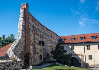 Ściana  klasztoru w Tyńcu