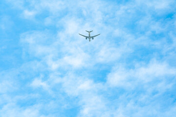飛行機・青空