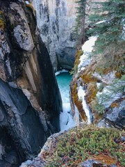Obraz premium Scenic Jasper National Park with perfect blue skies
