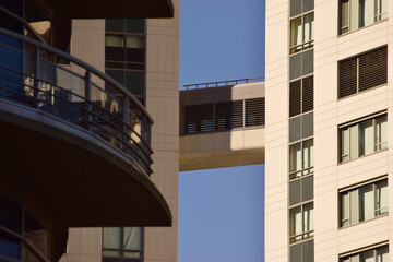 arquitectura cristales balcones apartamento edificio