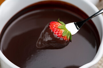 いちごのチョコレートフォンデュ