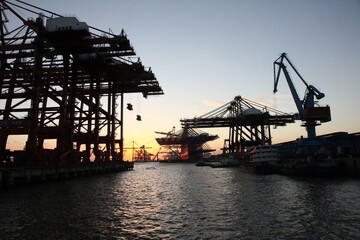 Fototapeta na wymiar Shanghai shipyard and container terminal