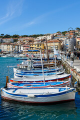 Fototapeta na wymiar Bateaux de pêche provençaux, des 