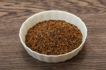 Dry zeera seeds in the bowl