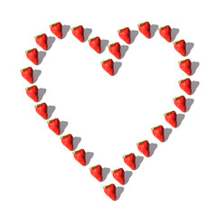 Corazon de fresas sobre fondo blanco