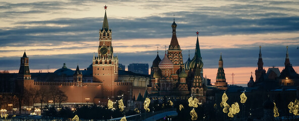 Fototapeta na wymiar Moscow Kremlin at sunset