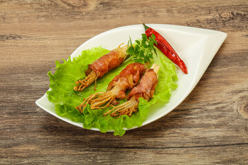 Roasted enoki mushrooms with bacon