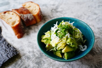 アボカドシラスサラダ