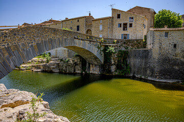 pont au dessus de la rivière de Ribaute