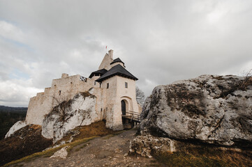 Fototapeta na wymiar medieval castle on a rock in poland in chestakhova