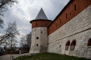 Fototapeta na wymiar ancient stone fortress-kremlin in Zaraysk on a spring sunny day