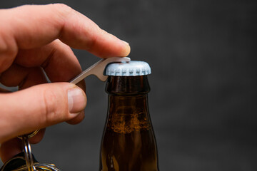 opener open a beer bottle
