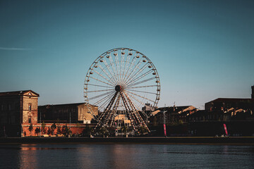 The Toulouse Ferris wheel submerging the Garonne