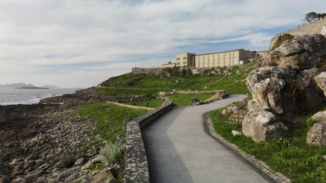 V&iacute;deo zoom in, de parador al lado del mar.