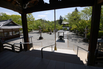 根来寺　本堂から鐘楼門を望む　和歌山県岩出市