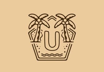 Bright and dark brown color of U initial name in beach theme frame