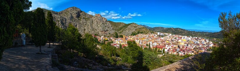 Camino hacia la ermita del calvario en Borriol
