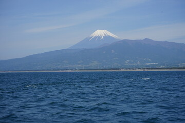 沼津港沖から富士山