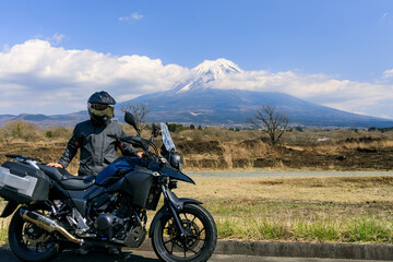 Fototapeta na wymiar 富士山とバイク