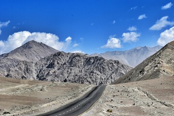 Fototapeta premium Mountain ranges of the Leh Ladakh region of India.
