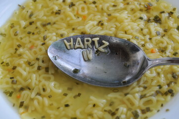 Hartz IV - Buchstabensuppe