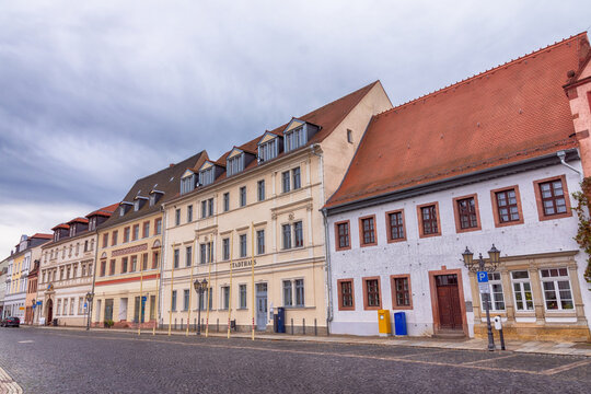 H&auml;userzeile in der Lange Stra&szlig;e in Grimma, Sachsen,