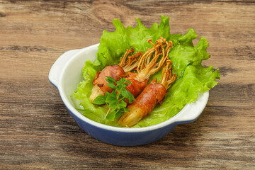 Roasted enoki mushrooms with bacon