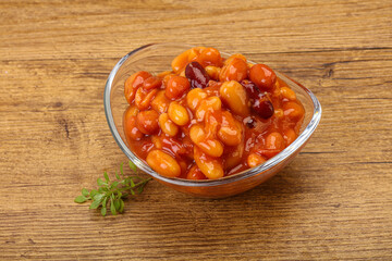 Baked kidney in tomato sauce