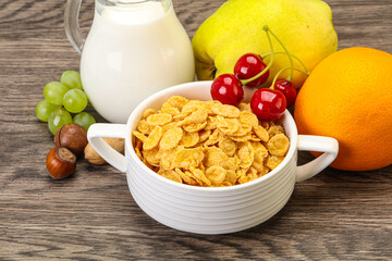 Breakfast with corn flakes and milk
