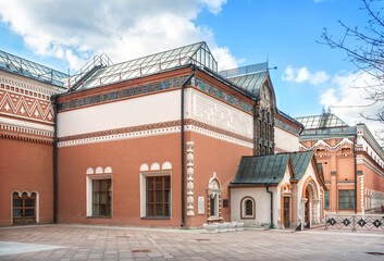 The building of the Tretyakov Gallery in Moscow. Caption: Moscow Tretyakov Art Gallery