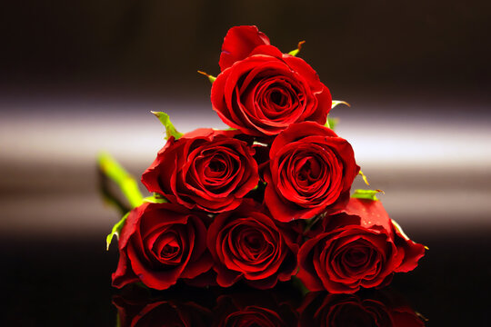 Bouquet Of Half Dozen Red Roses