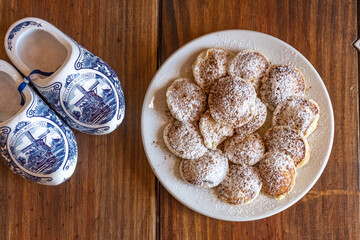 Poffers prato típico holandês, servido no Parque Histórico de Carambeí, Paraná, Brasil. 