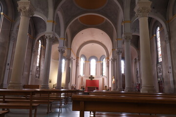 Intérieur de l'église catholique Notre Dame du bon secours dans le quartier de Montchat, ville de Lyon, département du Rhône, France 