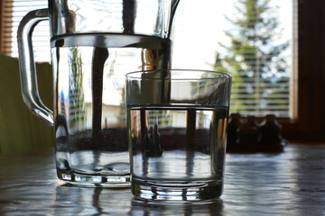 A good drinking regime has a beneficial effect on our body. A jug of clear water and a cup is best placed in a visible place.