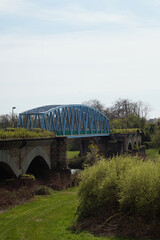 Blick auf die Styrumer Brücke ("Die blaue Brücke") in Mülheim-Ruhr