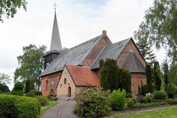 Fototapeta na wymiar Kirche in Rieseby, Schleswig-Holstein