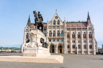 Fototapeta na wymiar Hungarian Parliament building and statue of Gyvla Andrassy, Budapest, Hungary