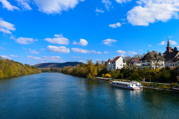 Der Hochrhein bei Kaiserstuhl  AG - Schweiz 