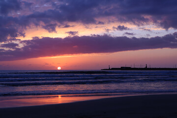 Fototapeta premium 日本海、幻想的な夕焼け
