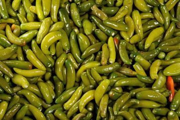 chiles serranos para salsa verde