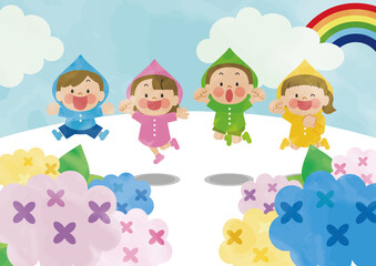 紫陽花の中で合羽を着てジャンプする子供たち