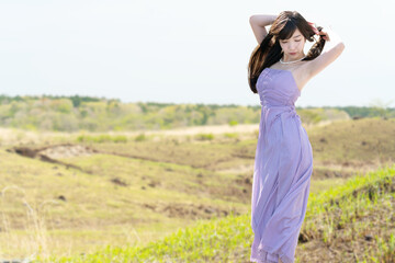 Obraz premium ポートレート女性 野焼き 