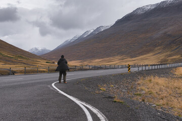 the road to the mountains