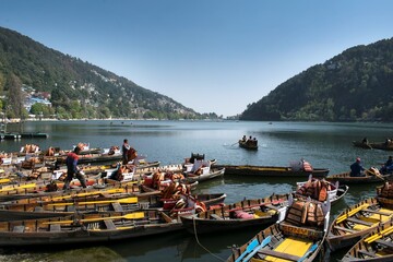 lake view of Nainital