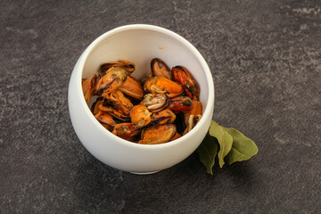 Pickled mussels in the bowl