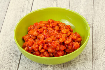 Baked kidney with tomato and pepper